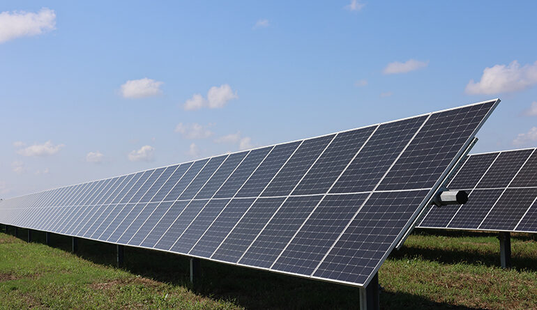 Entergy Arkansas kicks off operations at 100-MW Arkansas solar project